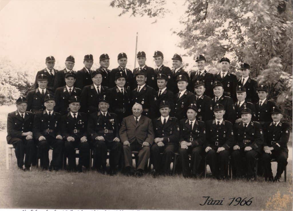 Mannschaft der Feuerwehr Steinhaus im Jahr 1966
